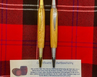 Penna in rovere con botticella per whisky: legno scozzese lavorato a mano, certificato