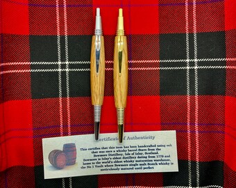 Sottobicchiere in ardesia + penna a sfera in legno di quercia scozzese con whisky