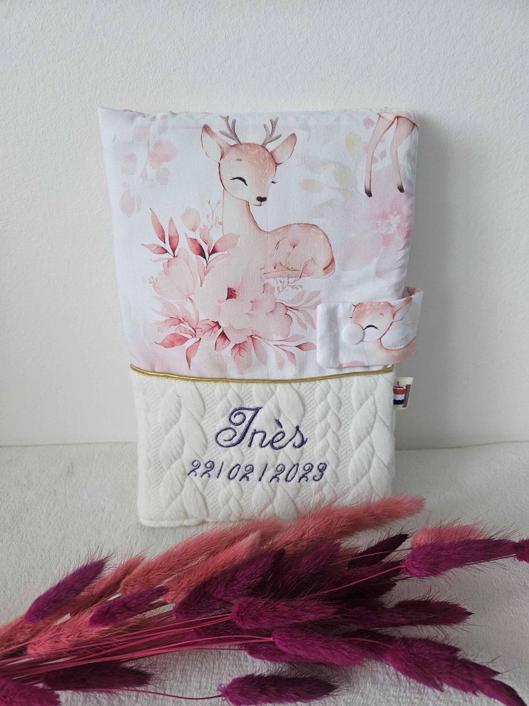 Protège carnet de sante bébé personnalisé fait main en France / cadeau de naissance nouveau-né