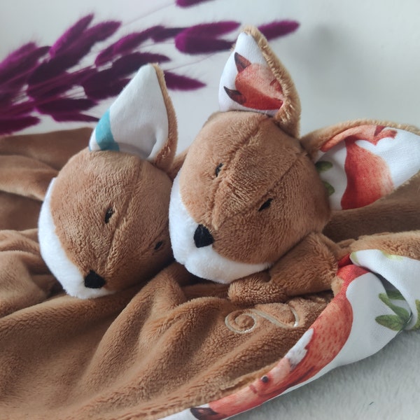 Doudou bébé renard personnalisé fait main en France / Doudou animaux double gaze / idée cadeau de naissance personnalisé