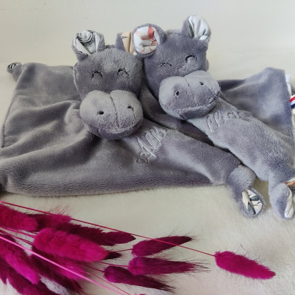 Doudou bébé hippopotame personnalisé fait main en France/Doudou animaux double gaze/idée cadeau de naissance