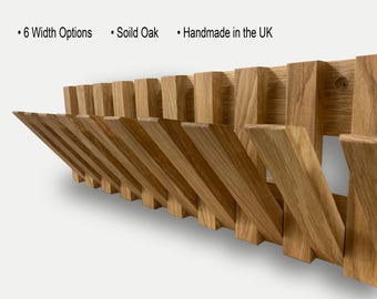 Handgefertigte Garderobe aus Eiche mit Klapphaken, 200 mm hoch: Moderne Flurdekoration