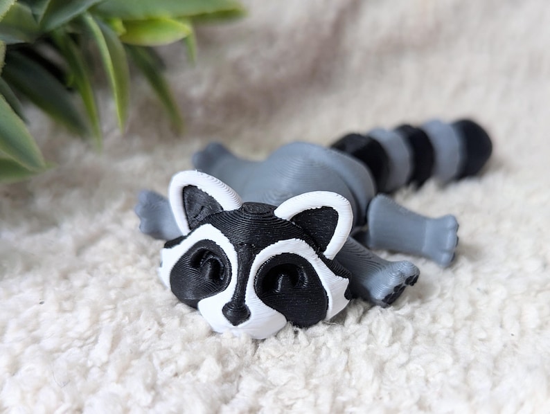 Jouet raton laveur, compagnon de bureau, mini animal 3D, cadeau panda poubelle pour femme, panier de Pâques, décoration boisée pour bureau, cadeau pour diplômé image 4