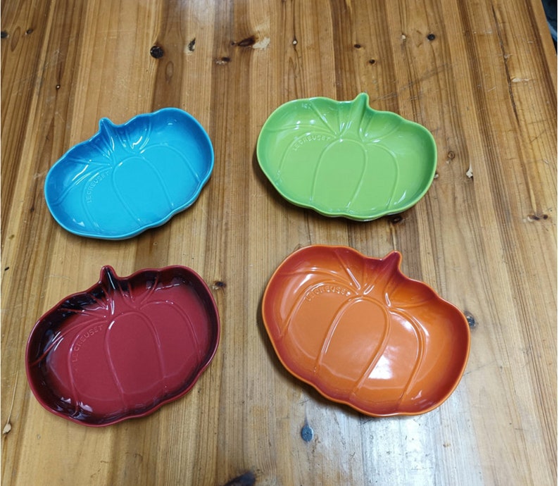 Le Creuset Pumpkin Dish Plate Stoneware Medium Etsy
