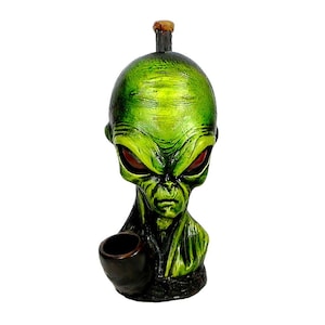 Green Alien Head Handmade Smoking Hand Pipe / Pipe / Smoke / Handcraft