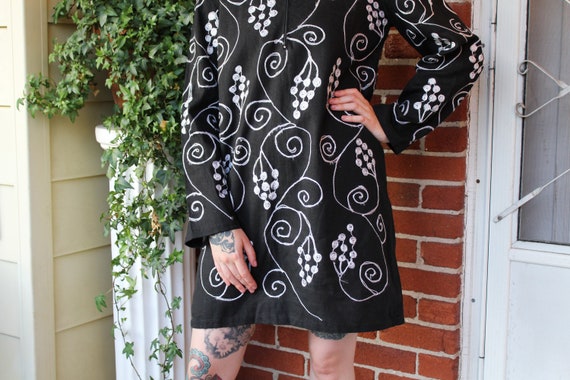 Vintage 1970s/ 1980s Embroidered Hoodie Dress - G… - image 3