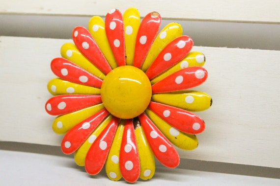 Vintage Metal Flower Pin/ Button - Polka Dot Dais… - image 1