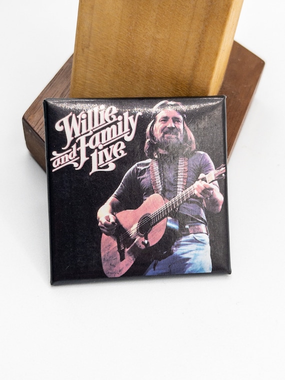 Vintage Metal Paper Pin Button - Willy Nelson Cou… - image 1