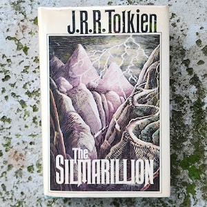 The Silmarillion. J.R.R. Tolkien. 1st American Edition. 1977. VINTAGE Hardcover. Maps. Elves.