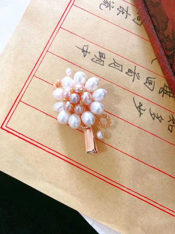 - Natural fresh water pearl Brooch & hair clips / hairpin & earrings set Pearl hair pin set, floral - Baby main image 4