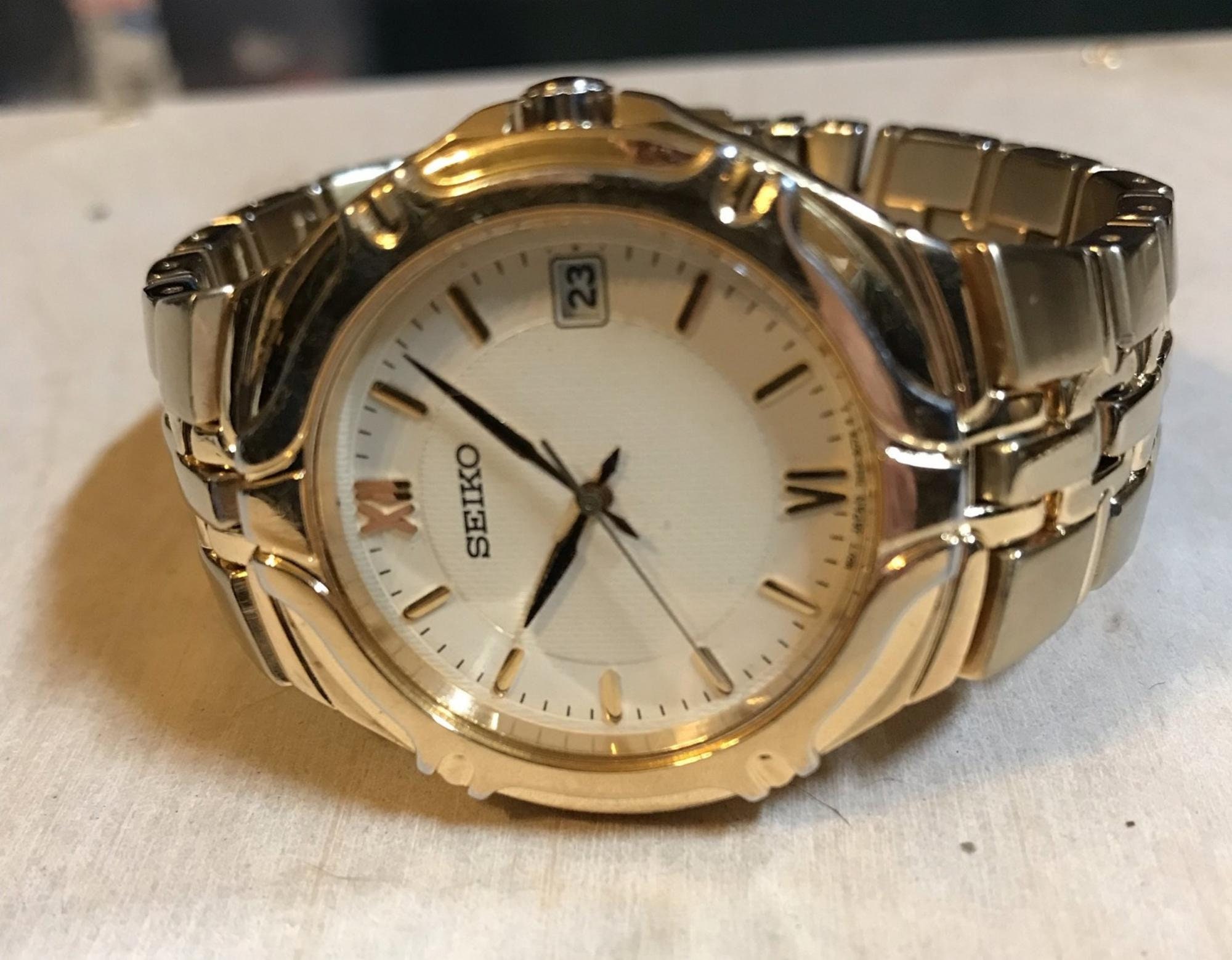 SEIKO 7N42-6C10 Quartz Watch