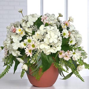 White Hydrangea Floral Arrangement: Faux Daisy Bouquet in Pink Pot