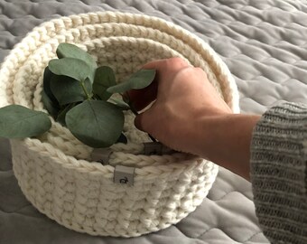 Round storage basket set, crochet towel basket