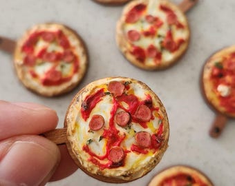 Miniature Pizza, Pepperoni, Supreme Pizza, Mini Food, Dollhouse Miniatures, Wooden Pizza Keychain, Polymer Clay Food