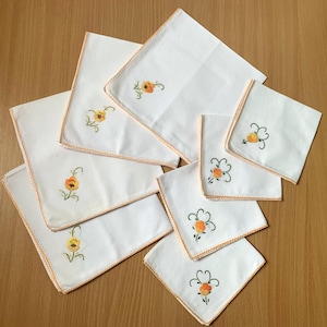 Set vintage da 8 tovaglioli da tavola in cotone per dita, ricamo a mano, fiori applicati, decorazione da tavola, tovaglioli da cena in stile fattoria, bella apparecchiatura da tavola