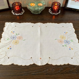 Vintage Cotton Rectangular Doily 18.5 x 12.6 in / 47 х 32cm, No defect, Hand Embroidered Floral, Table Setting, Placemats.
