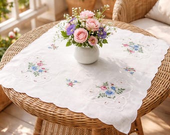 chinese dress ladies Classic Irish Linen Lace Placemat Set main image 0