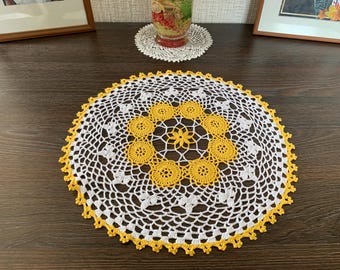 Vintage White Cotton Crochet Doily 15" / 38 cm and 16.5" / 42 cm, Round Lace Table Decor, Large Doily, Stand for Vase or Figurines