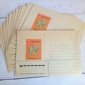 Vintage 14 Rote Post Umschläge 80-90er Jahre, vergilbtes Ephemera Papier, 5 alte Postumschläge Militär, unbenutzte Sammler Umschläge
