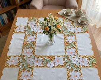 Vintage Square Tablecloth 32.3 x 33.8 inches / 82 x 86 cm Polyester, Machine Embroidered, Holiday Home Table Decor, No defect