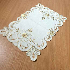 Vintage Embroidered Cream Doily Gold Flowers Machine Cutwork Embroidery Dresser scarf Vintage Living Room Linen Doily Farmhouse Table Runner