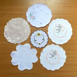 Set 6 Vintage Small Cotton Round Doilies Machine Embroidered Flowers Hand Cross Stitch Cute Doiles for Vase or Figurines, Drink Coaster 7,5"
