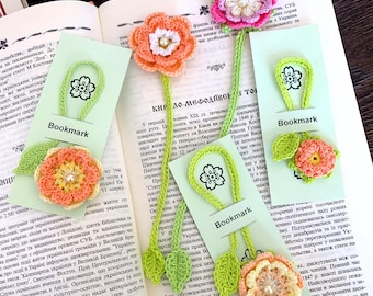 PDF gehäkelte Blumen-Lesezeichen-Muster: Vielseitiges Blumenaccessoire, Taschenanhänger, Geschenkbuchliebhaber, Schlüsselanhänger, einfach zu befolgen