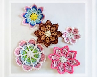 かぎ針編みの花のパターン PDF 3つの花のセット 3D アップリケ、ヘアクリップ、ブローチ、ネックレス、スクラップブッキング、バッグ、車のサスペンション用、簡単なチュートリアル