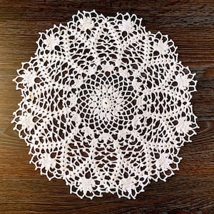 Vintage Crochet Round Doily, 2 tyres, 14.5"/37cm & 13.8"/35cm No defect Yellow Lace Stand for Figurines, Vase, Dream catcher, Clock Decor