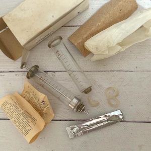 Seringue médicale en verre vintage inutilisée 20 ml, boîte d&#39;origine 1988, vieille seringue médicale, fournitures médicales réutilisables neuves, cadeau pour infirmière, pour médecin
