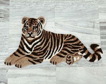 Hand Tufted Sitting Tiger Rug for Home Decor Living Room Bedroom Kids Room Rug Anti-Slip Cotton Backing Mat Rug