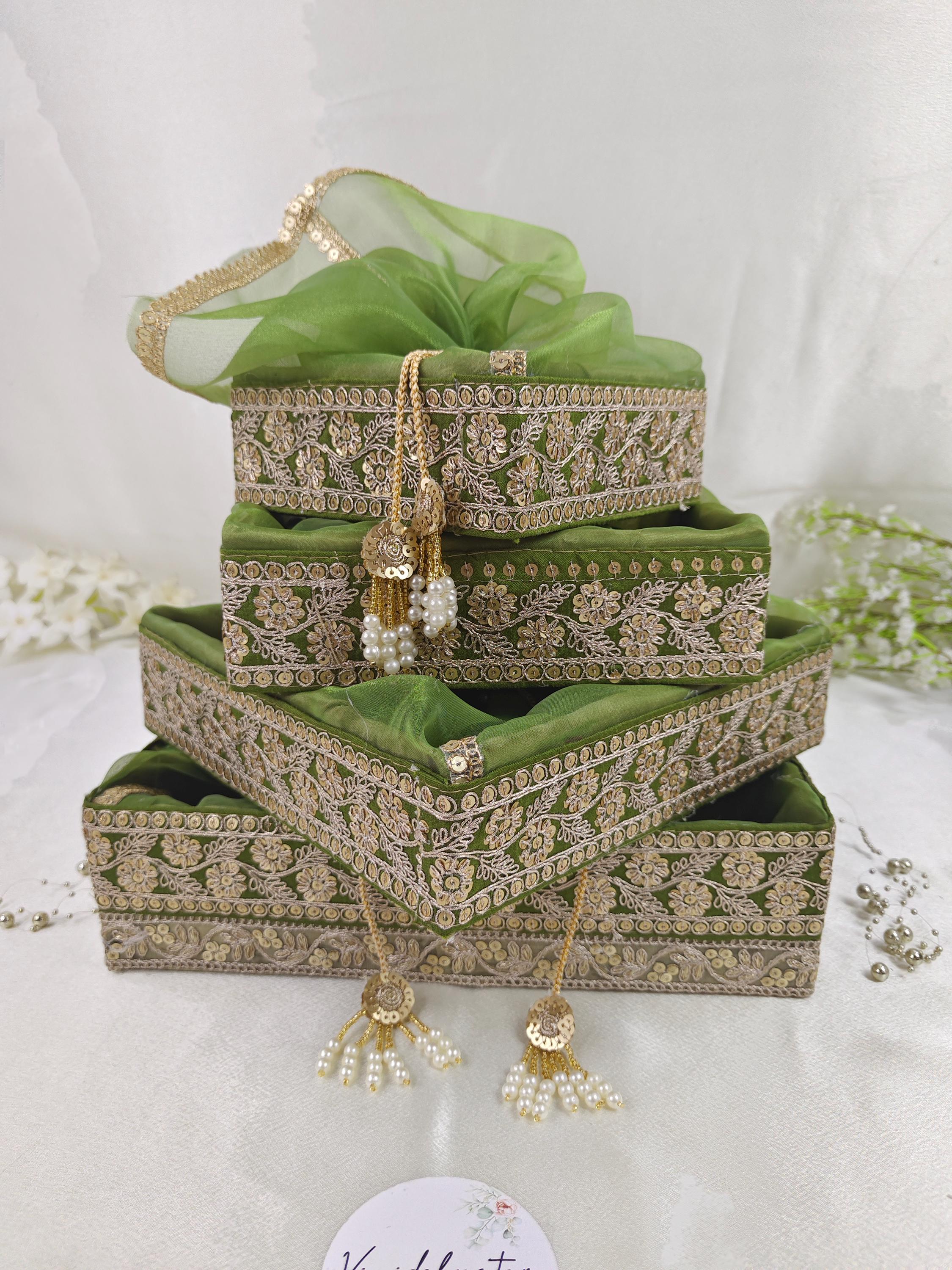 Decorative Lehriya christmas chocolate gift hamper wedding shagun tray dry fruite basket festival bride bangle ceremony tray indian hamper