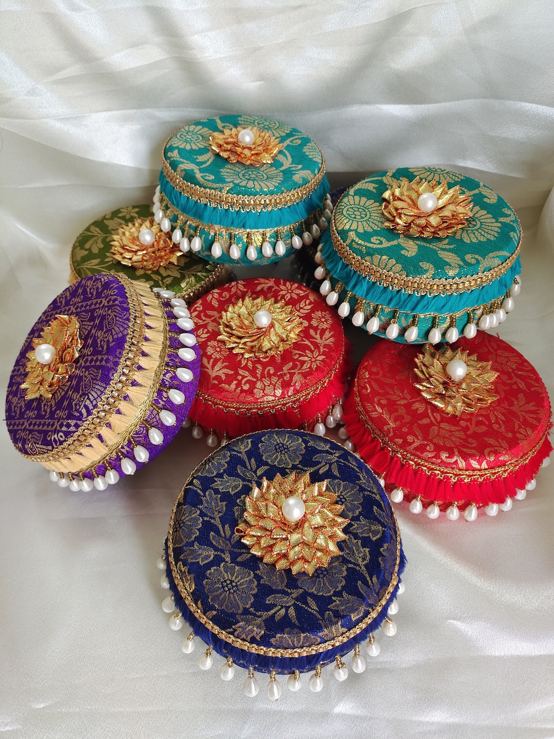holi return favours