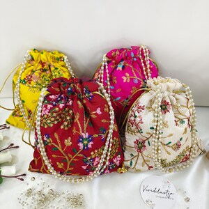 Bestickte Tasche mit Perlenschnur Hochzeiten bestickt Roka Roka Taschen Roka Roka Taschen Geschenkideen