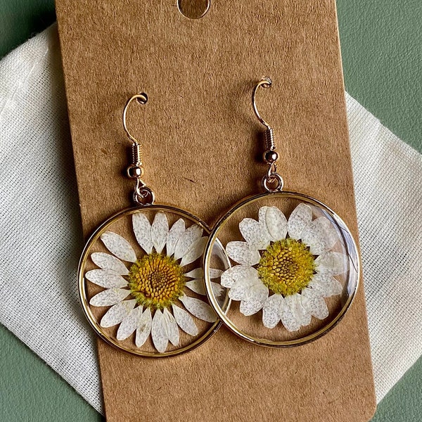 Granola Girl Gift 60+ Gift Ideas for 2024