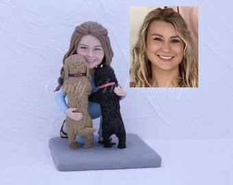 Statuette personalizzate di donne e cani, statuette bobblehead femminili completamente personalizzate con figure di animali domestici, statuette commemorative personalizzate in argilla per cani