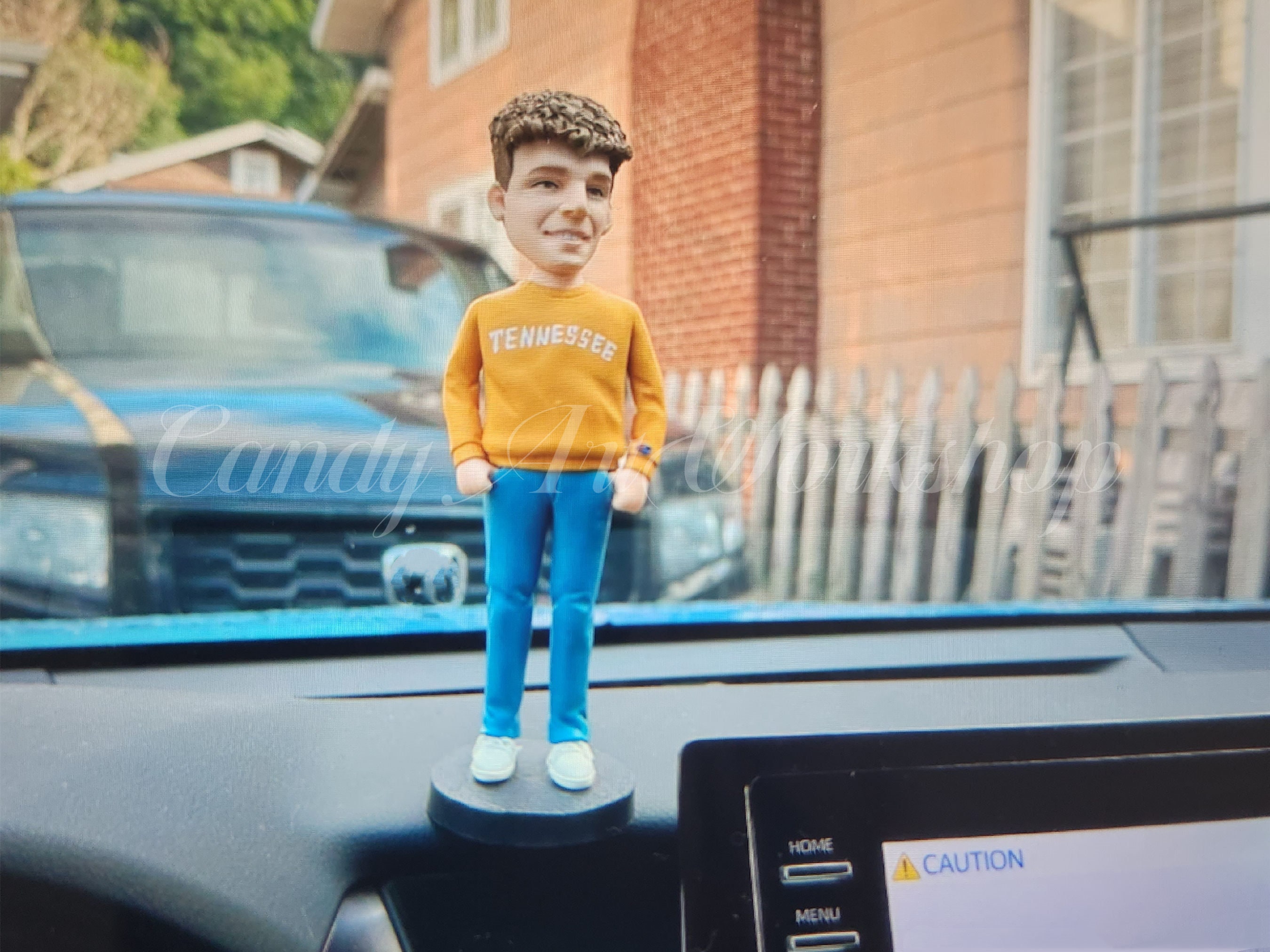 2x Wippende Wippköpfe Figuren Bobblehead Spielzeug für Fenster Auto  Armaturenbrett Dekoration Kinder Geschenke