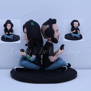 Custom Gamer Couple Bobblehead, Personalized Gamer Husband Gift, Game Room Decor, Custom 10 Year Anniversary Gift, Nerd Boyfriend Gift