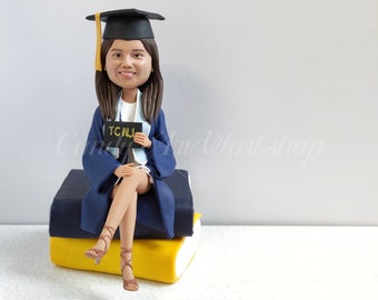 Custom Graduation Cake Topper 2025, Personalized Gift For Graduate Party, Custom Graduate Bobblehead Sitting On Two Books,  Graduate Gift