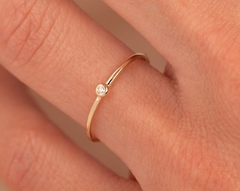 Diamond ring made of 585 750 yellow gold, minimalist engagement ring, brilliant solitaire gold ring, fine jewelry, elegant, delicate, hand-forged