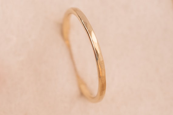 FLACHER HAMMERSCHLAG Goldring fein gehämmert massiv nachhaltig 333 585 750 Gold (8k, 14k, 18k) Stacking Ring Goldschmiede Verlobungsring