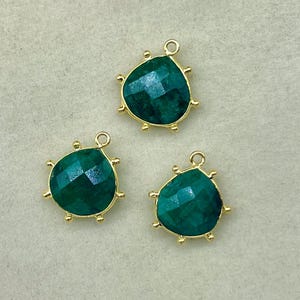 Stunning Emerald 14mm Heart Connectors | Gemstone Bezel Pendants for Dainty Jewelry & Handmade Charms / Elegant Emerald Heart Shape Charms