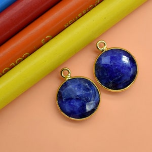 Genuine Blue Sapphire 12mm charm,Sapphire Pendant,Sapphire Round Gold Plated bezel,Vermeil Bezeljewelry making charmSapphire Brass connector