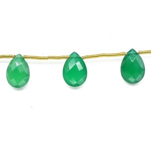 Natural Green Onyx Pear Shape Briolette, 7x10mm fancy Briolettes,Green Onyx Teardrop Beads, Onyx pear Shape Briolettes,Green Onyx Briolettes