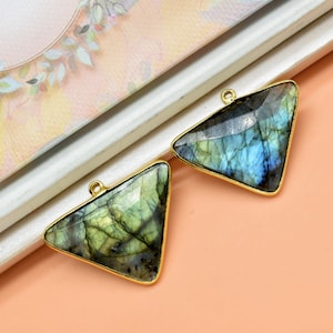 Labradorite 20x30mm Trillion Shape bezel,Gold Plated bezel,Labradorite Bezel Charm,Gold Vermeil Bezel,jewelry making charmGold-Filled bezel