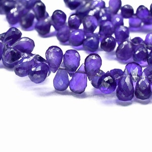 Briolette di ametista a forma di gocce sfaccettate, Briolette a goccia di pietre preziose, Briolette di pietre preziose di ametista viola da 4,5x7 mm a 5x8,5 mm, Gioielli in pietre preziose