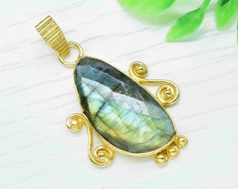 Labradorite Irregular Shape Gemstone Pendant,Labradorite Gemstone Jewellery,Labradorite Pendant, Gold Plated Single Bail Point Pendant,Gift