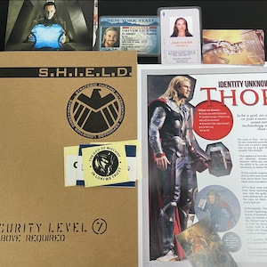 Thor-Datei S.H.I.E.L.D. Streng geheime Akten Mjölnir Thors Notizbuch, Thors Akte Papier Requisiten Filmrequisiten