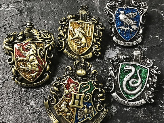 Correo coro Regaño Insignia de Hogwarts Pins de Hogwarts Gryffindor Hufflepuff - Etsy España