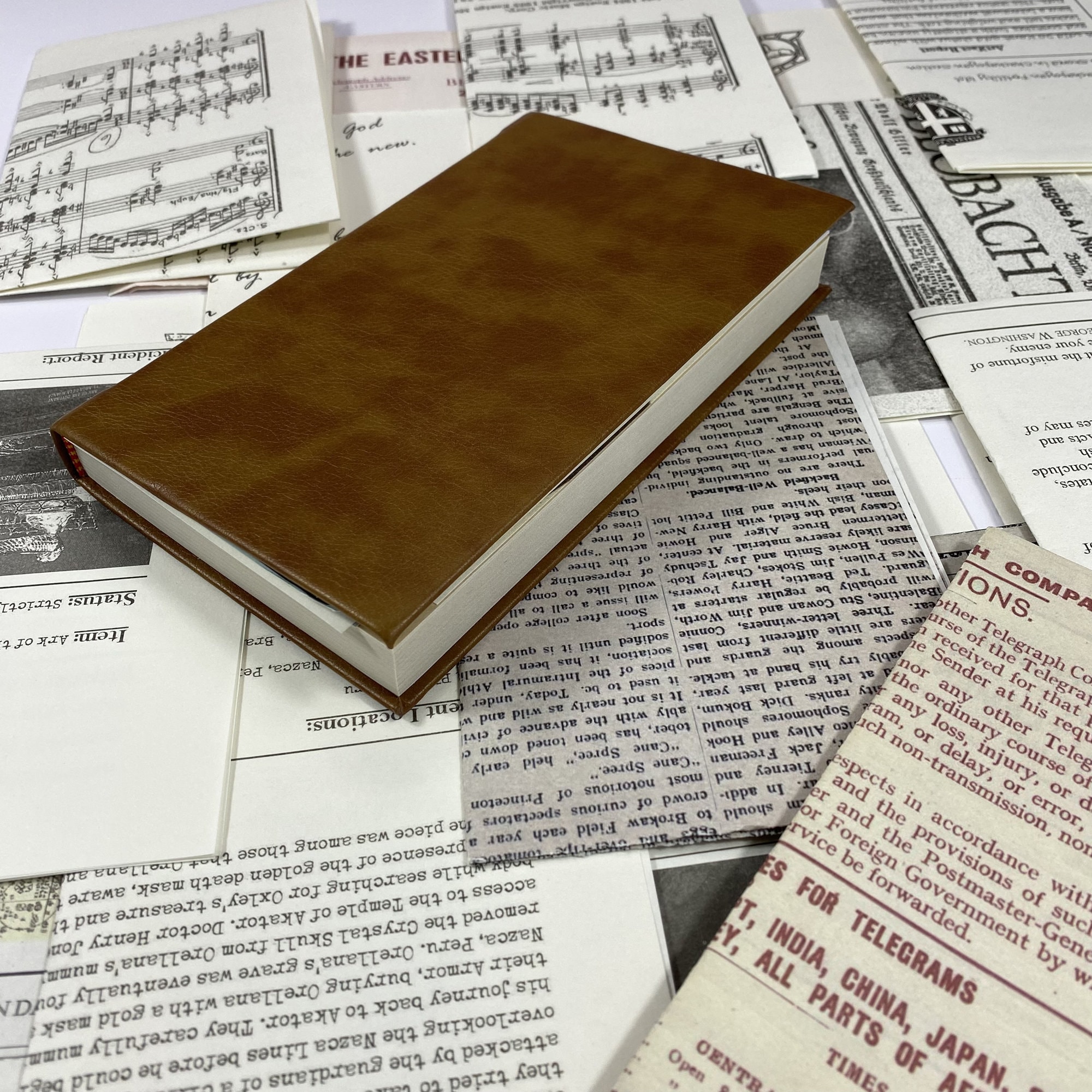 DQWE Indiana Jones - Journal intime du Saint Graal - Réplique de film classique - Collection Cosplay Vintage - Journal d'écriture en cuir - Cadeau pour les fans de cinéma DQWE Indiana Jones - Journal intime du Saint Graal - Réplique de film classique - Collection Cosplay Vintage - Journal d'écriture en cuir - Cadeau pour les fans de cinéma